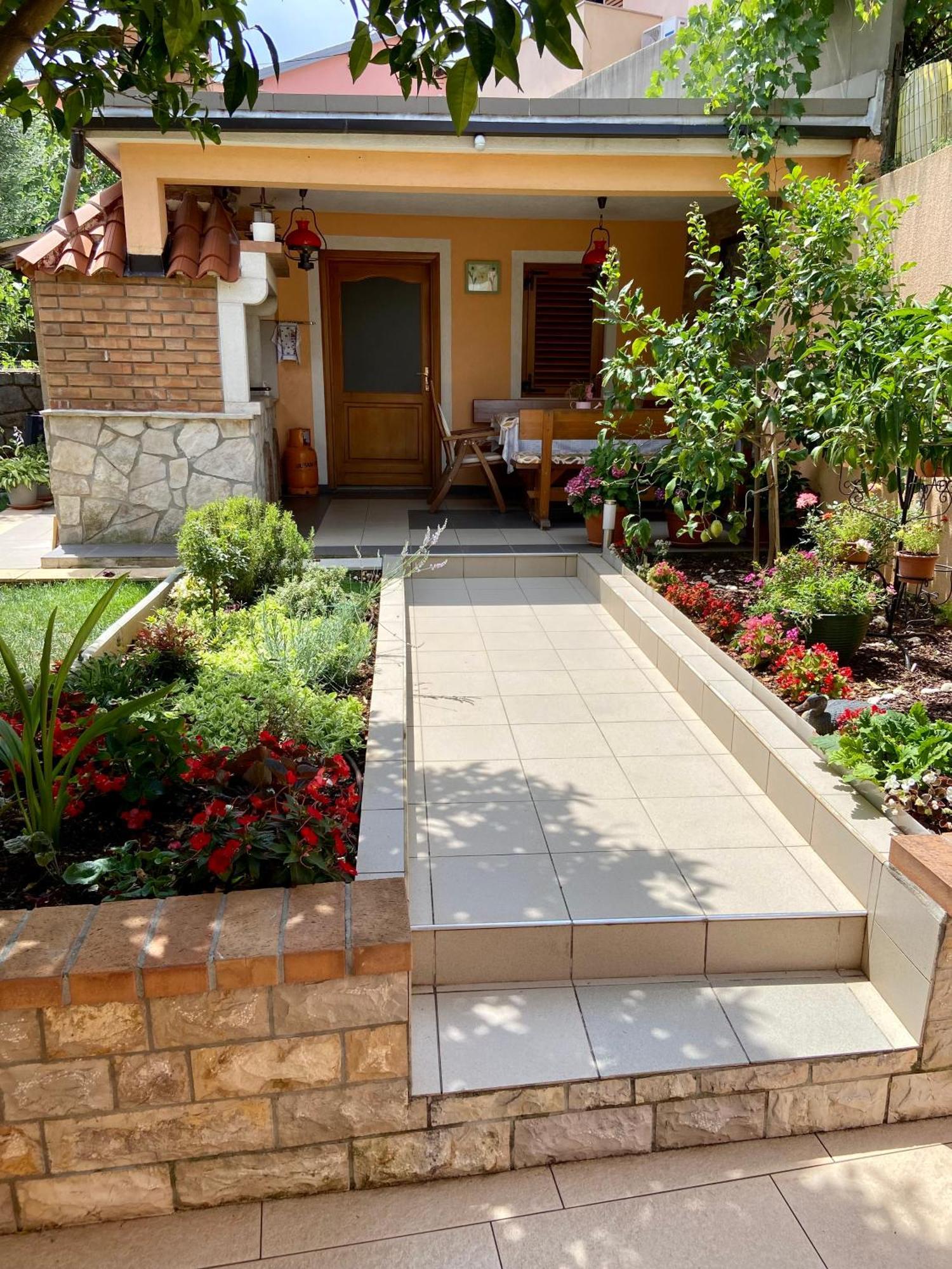 Apartments Leila Mali Losinj Exterior photo