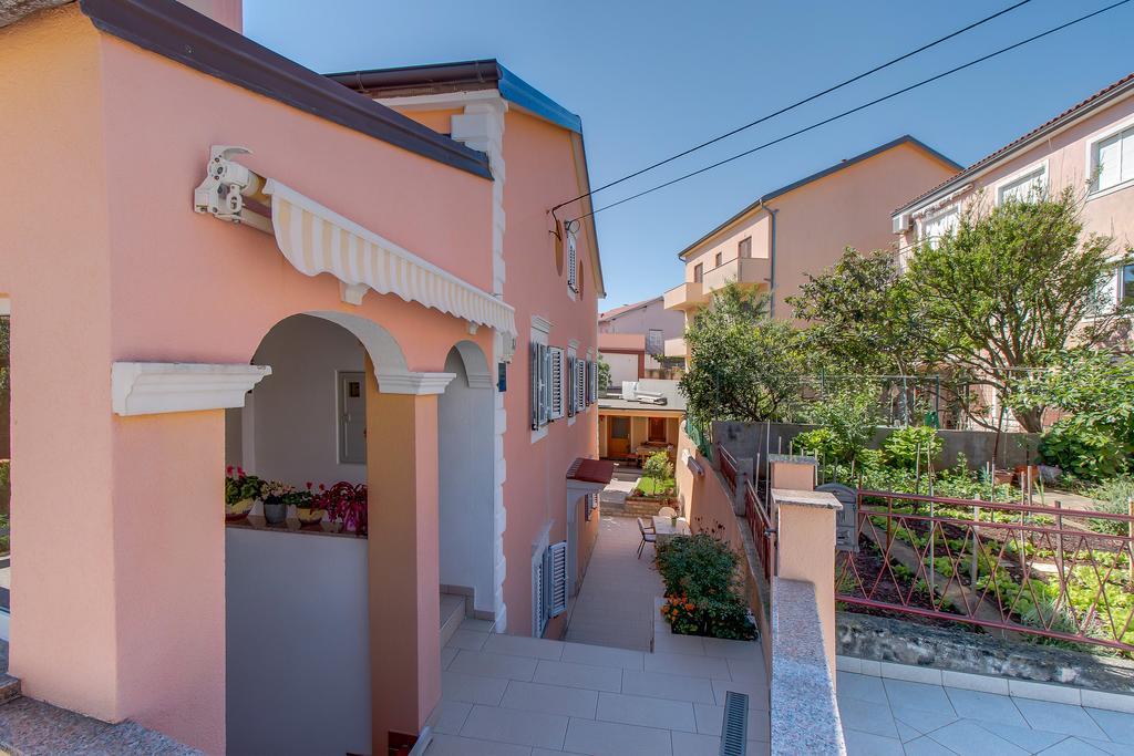 Apartments Leila Mali Losinj Exterior photo